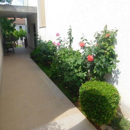 Apartment Artusi Пула Екстериор снимка