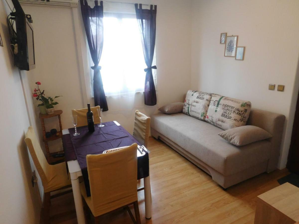 Apartment Artusi Пула Екстериор снимка