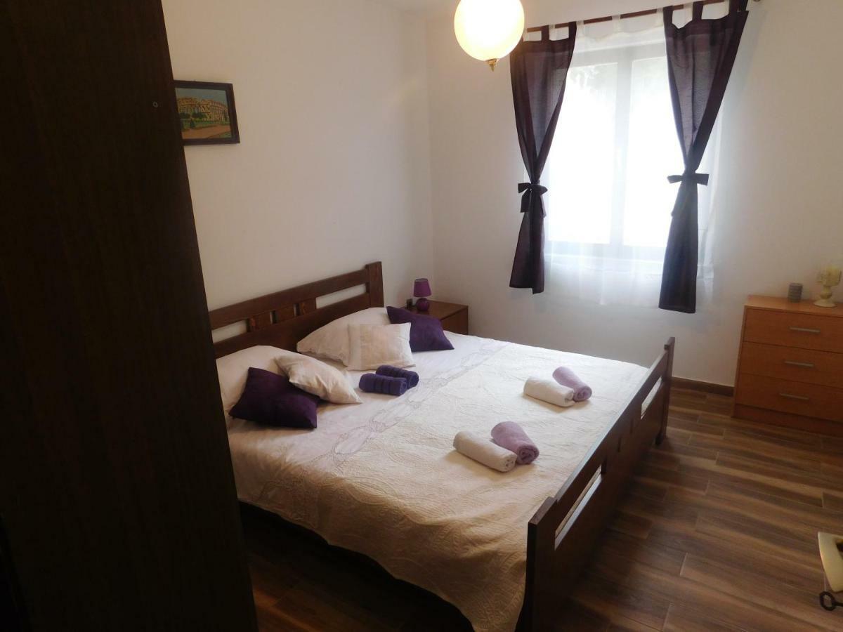 Apartment Artusi Пула Екстериор снимка