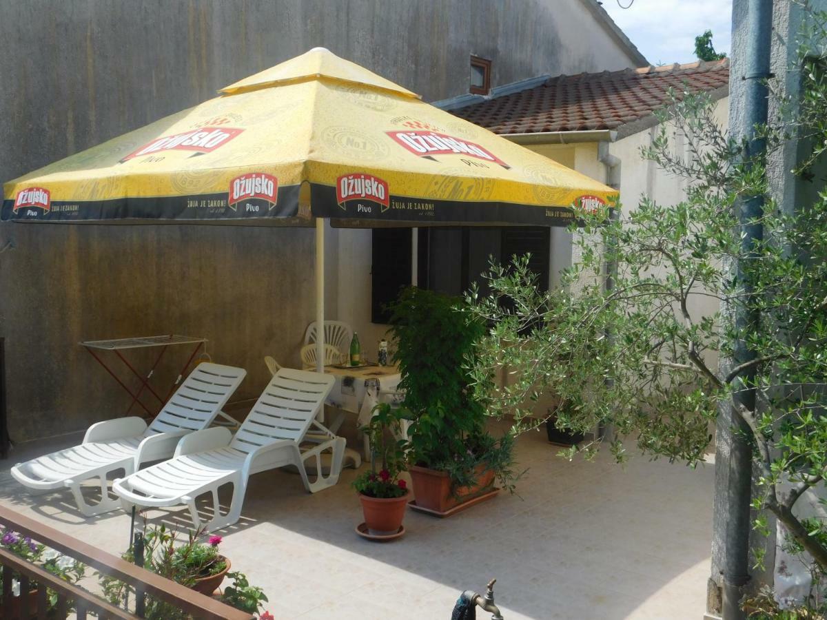 Apartment Artusi Пула Екстериор снимка